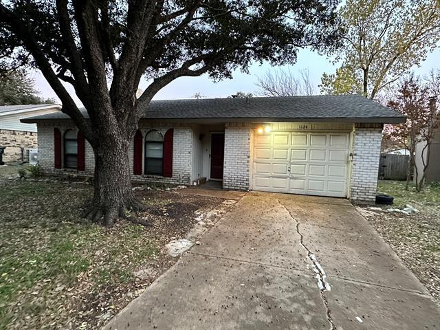 1124 Pioneer Ln in Plano, TX - Building Photo