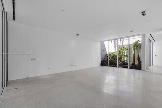 1665 Alton Rd in Miami Beach, FL - Building Photo - Building Photo