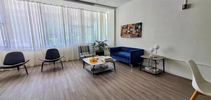 7545 E Treasure Dr in North Bay Village, FL - Building Photo - Building Photo