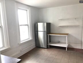 1325 W 18th St in Chicago, IL - Building Photo - Building Photo