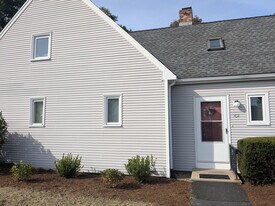 52 Liberty St in Plymouth, MA - Building Photo