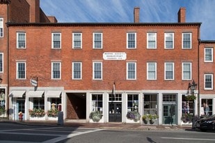 10 State St, Unit 310 in Newburyport, MA - Building Photo
