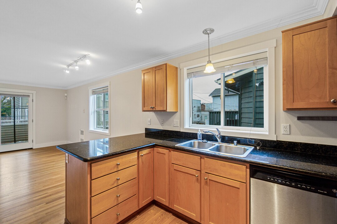 1317 N 88th St in Seattle, WA - Building Photo