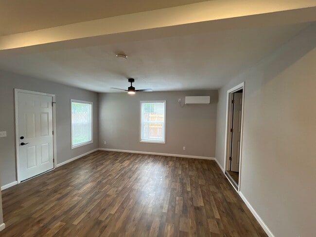 839 N Kansas Expy in Springfield, MO - Building Photo - Building Photo