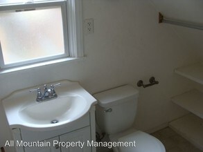 504 W Sherwood Blvd in Big Bear, CA - Building Photo - Building Photo