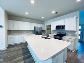 7501 Smallwood Dr in Austin, TX - Building Photo - Building Photo