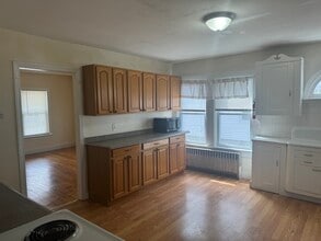 22 Pine St, Unit 1 in Dudley, MA - Building Photo - Building Photo