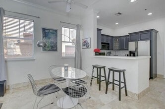 601 NE 11th Ave in Fort Lauderdale, FL - Building Photo - Building Photo