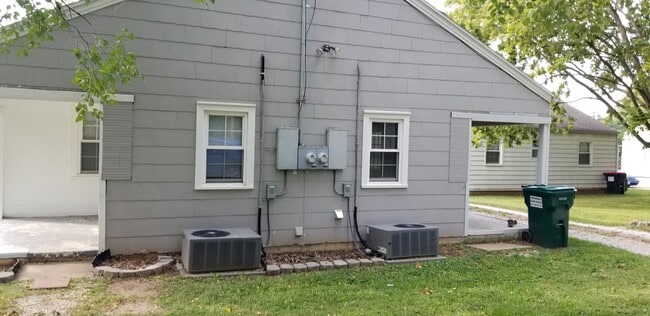1421 E Division St, Unit 1421 E Division St in Springfield, MO - Building Photo - Building Photo