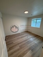 4393 Dover Ave NE in Salem, OR - Building Photo - Building Photo