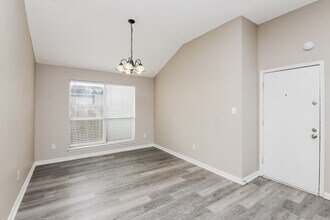 10509 Shadywood Dr in Fort Worth, TX - Foto de edificio - Building Photo