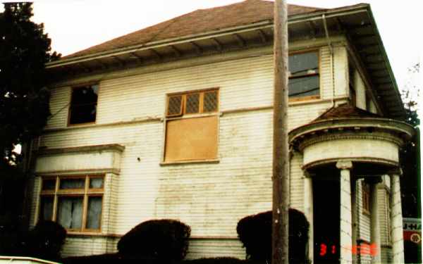 1042 Santa Clara Ave in Alameda, CA - Building Photo - Building Photo
