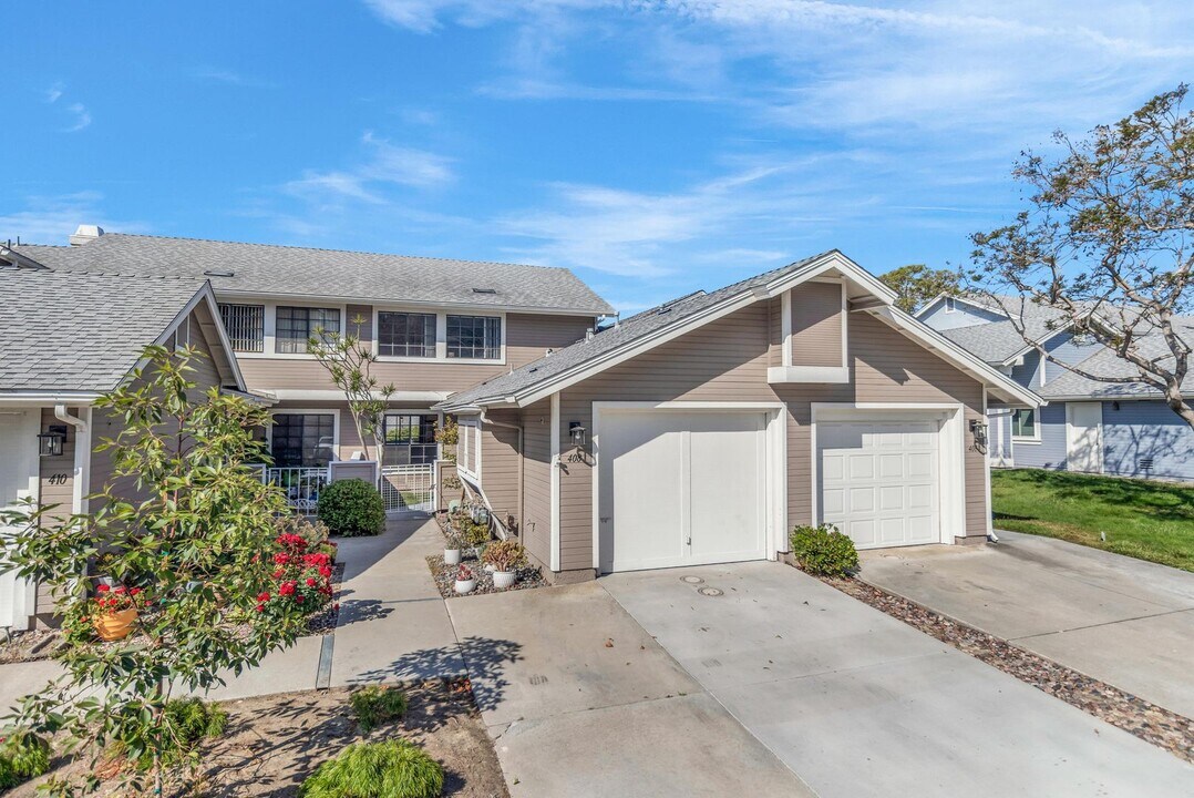 408 Windjammer Cir in Chula Vista, CA - Building Photo