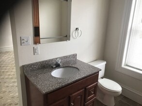 621 Broadway in Highland, IL - Building Photo - Building Photo