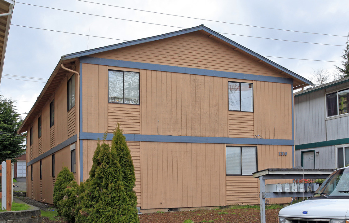 1316 Chestnut St in Everett, WA - Building Photo