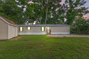 215 Loranger Dr in Lafayette, LA - Building Photo