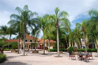 13625 Eagle Ridge Dr-Unit -333 in Ft. Myers, FL - Building Photo - Building Photo