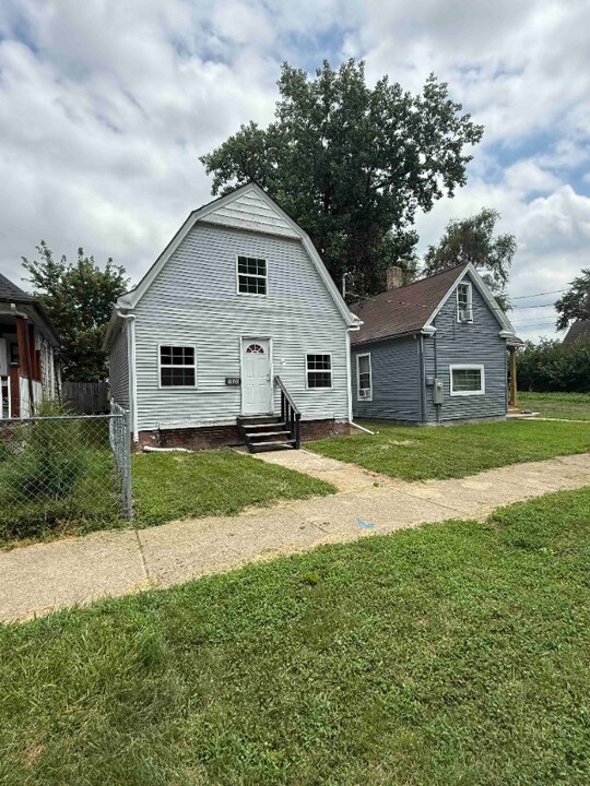 1820 S Livingston St in Peoria, IL - Building Photo