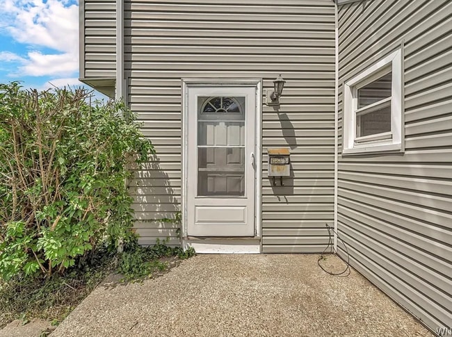 225 Niagara Falls Blvd in Eggertsville, NY - Building Photo - Building Photo