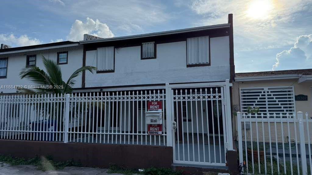 19311 NW 46th Ave in Miami Gardens, FL - Building Photo