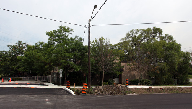 50 Torbolton Dr in Toronto, ON - Building Photo - Primary Photo