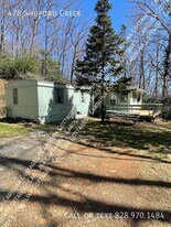 478 Shuford Creek Rd in Burnsville, NC - Building Photo