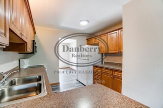 1117 N Byrne Rd in Toledo, OH - Building Photo - Building Photo