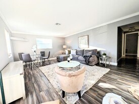 2619 Old Donald Ross Rd in Palm Beach Gardens, FL - Building Photo