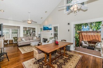 305 15th Ave NE in St. Petersburg, FL - Building Photo - Building Photo