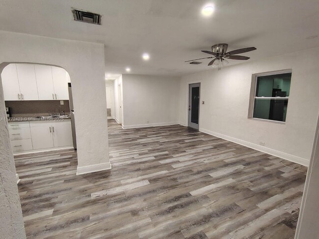 632 W 5th St in Riviera Beach, FL - Building Photo - Building Photo