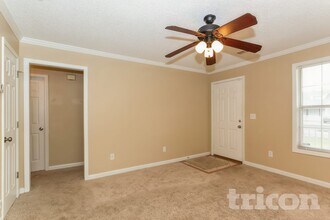 1318 N Hampton Dr in Hampton, GA - Building Photo - Building Photo