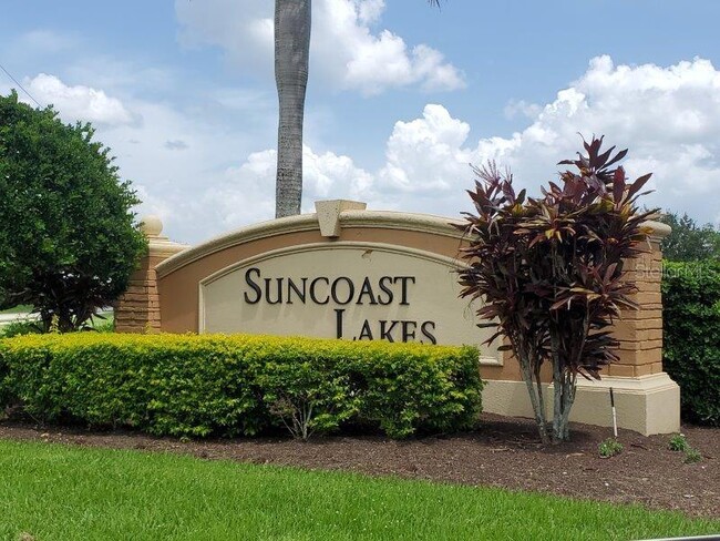 2720 Suncoast Lakes Blvd in Port Charlotte, FL - Building Photo - Building Photo