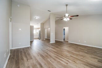 7323 Sweet Rose Ln in Jacksonville, FL - Building Photo - Building Photo