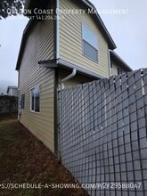 1135 SE Oar Ave in Lincoln City, OR - Building Photo - Building Photo