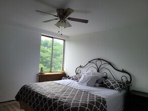 1800 Roundhill Rd, Unit 1206 in Charleston, WV - Building Photo - Building Photo