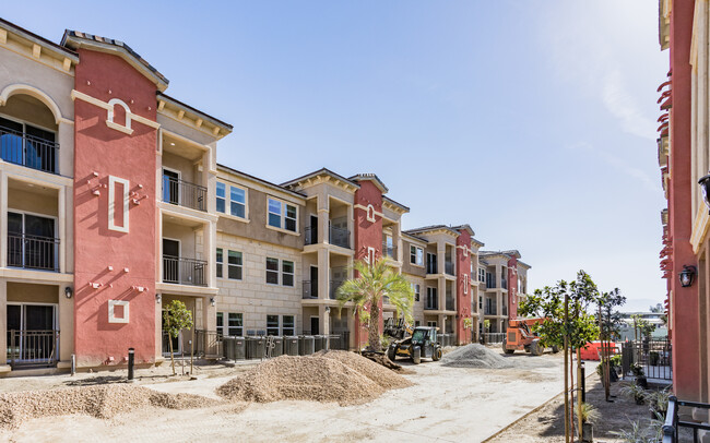 Amber Cove in San Bernardino, CA - Foto de edificio - Building Photo