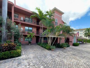 250 E Royal Palm Rd-Unit -3b in Boca Raton, FL - Foto de edificio - Building Photo