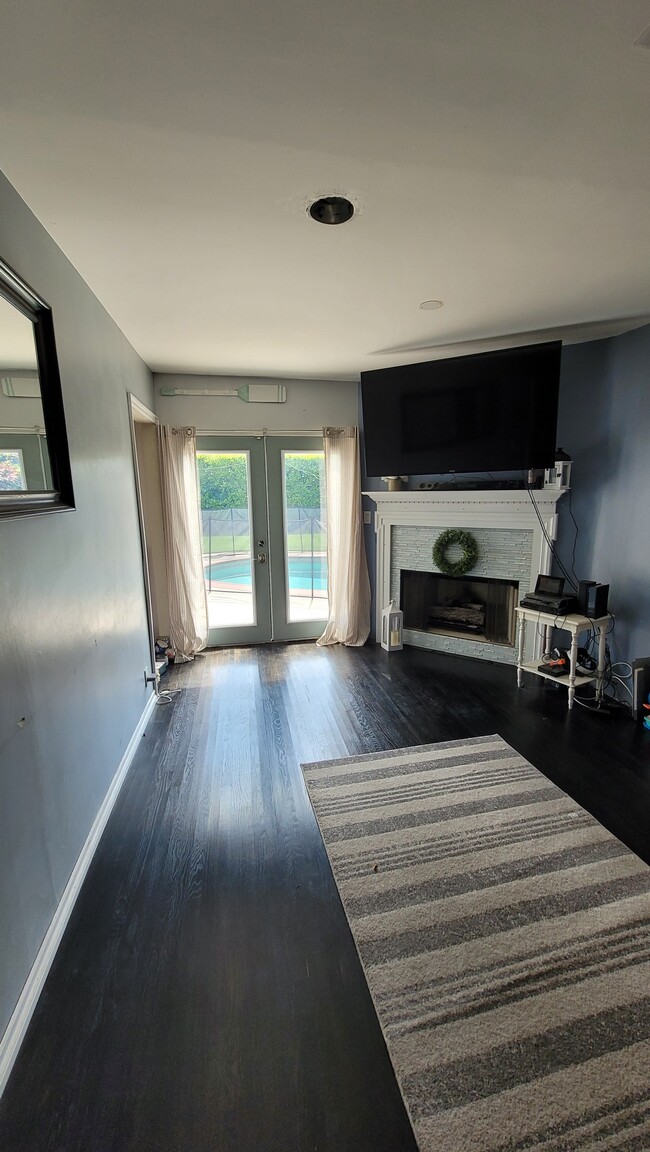 9948 Bevis Ave in Los Angeles, CA - Building Photo - Building Photo