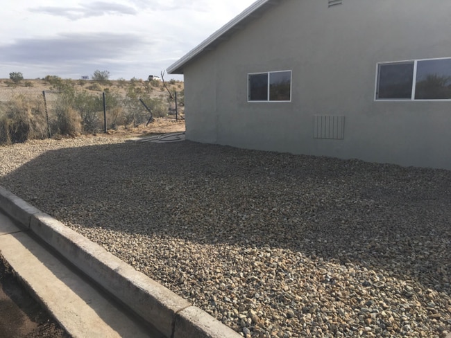 339 San Carlos St in Needles, CA - Foto de edificio - Building Photo