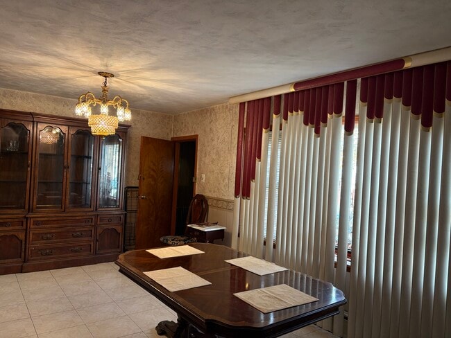 property at 752 E 88th St