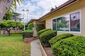 2407 Mackay Ln in Redondo Beach, CA - Building Photo - Building Photo