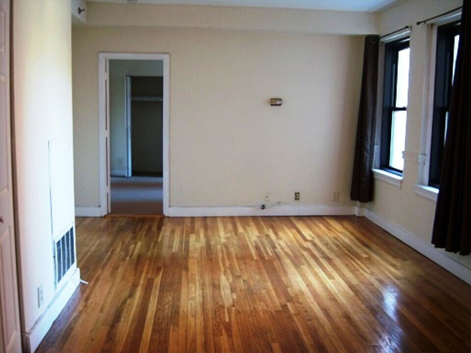 489 Commonwealth Ave in Boston, MA - Building Photo