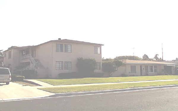 136-142 S E St in Oxnard, CA - Foto de edificio - Building Photo