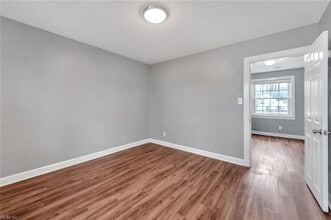 4 Howard Ct in Newport News, VA - Building Photo - Building Photo