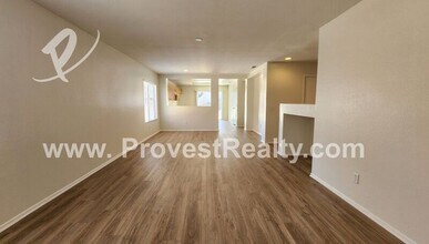 14471 Queen Valley Rd in Victorville, CA - Building Photo - Building Photo
