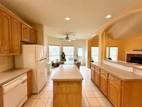 1009 Yarnell Pl in Plano, TX - Building Photo - Building Photo
