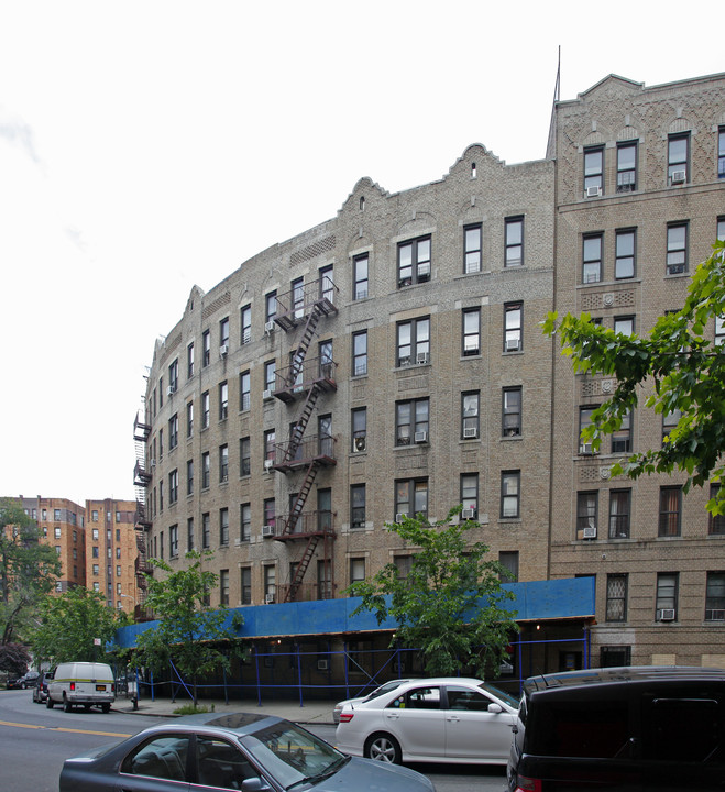 38-40 Featherbed Ln in Bronx, NY - Building Photo