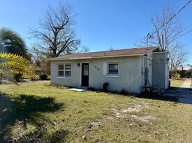 1610 Texas Ave in Lynn Haven, FL - Building Photo