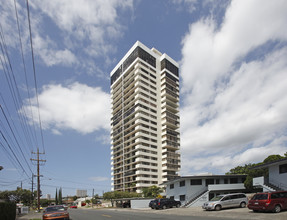 Parkside Tower in Honolulu, HI - Building Photo - Building Photo