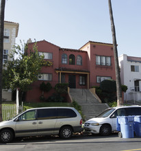 121 N New Hampshire Ave in Los Angeles, CA - Building Photo - Building Photo